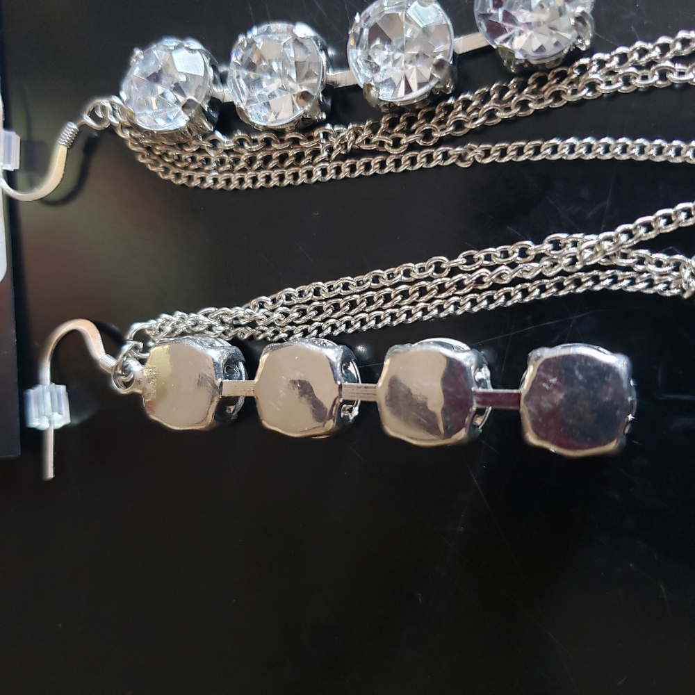 NWT Silver Rhinestone Drop Earrings - Picture 6 of 6